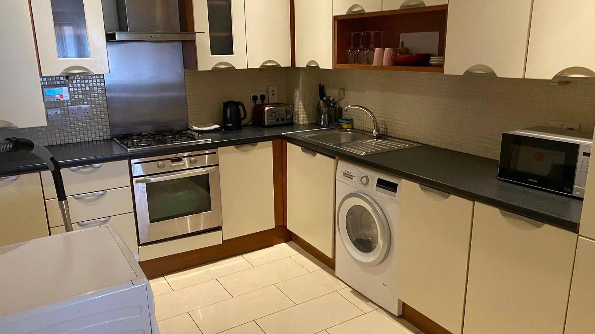 Modern Apt 3 Bedrooms Near Dundrum Dublin