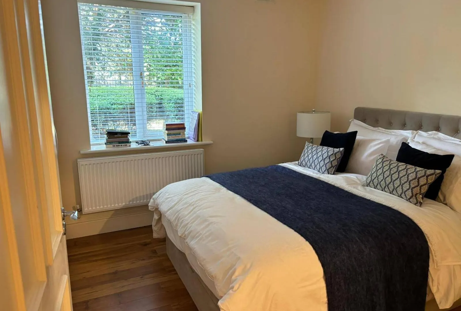 Modern Apt 3 Bedrooms Near Dundrum Dublin Apartment